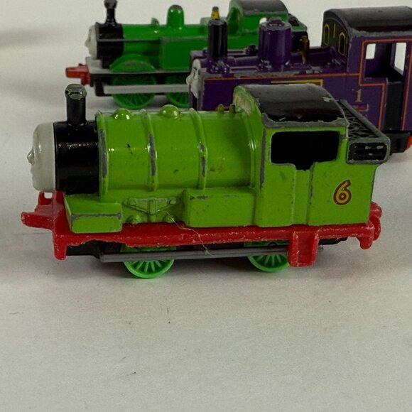 Thomas & Friends Train Set With DVD & 7 Mini Engines Toy Collection - Picture 7 of 11